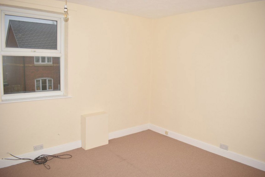 Images for 59 Meadow Lane Alfreton
