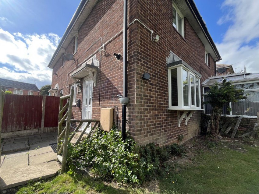 Images for 18 Elmhurst Avenue, Broadmeadows, South Normanton