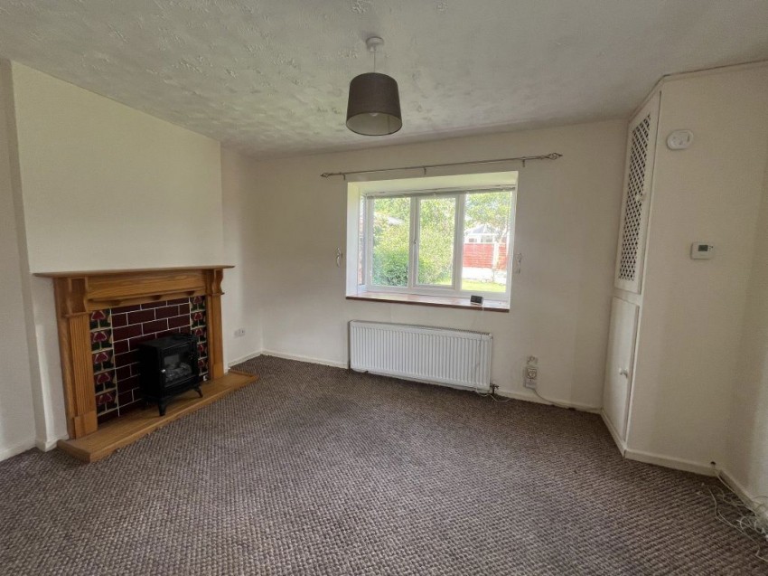 Images for 18 Elmhurst Avenue, Broadmeadows, South Normanton