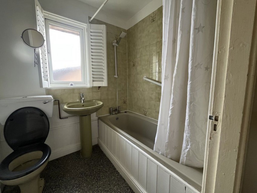 Images for 18 Elmhurst Avenue, Broadmeadows, South Normanton