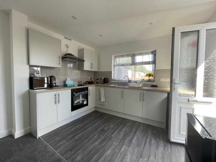 Images for 33 Main Road, Leabrooks
