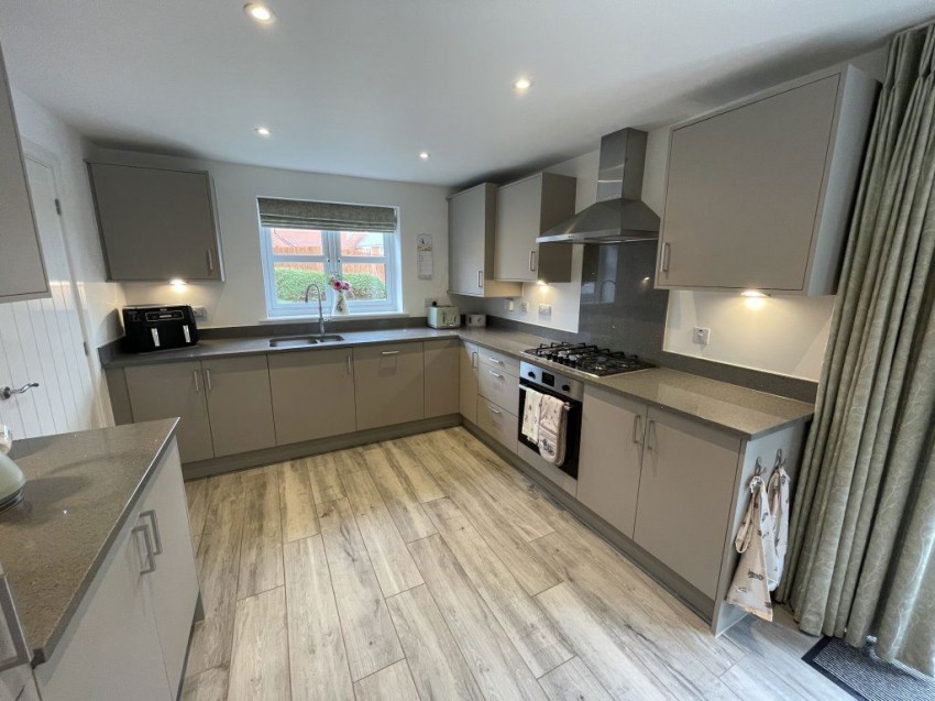 Images for 4 Burnell Close Alfreton
