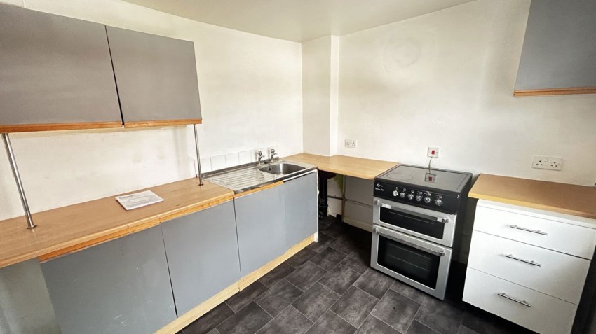 Images for 60b High Street, Alfreton