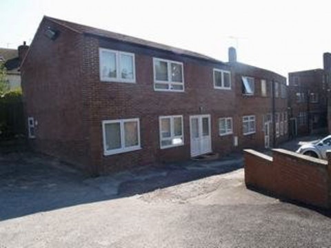 View Full Details for Flat 2, 11 High Street, Alfreton