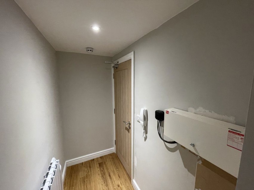 Images for Auction House, Church St, Alfreton