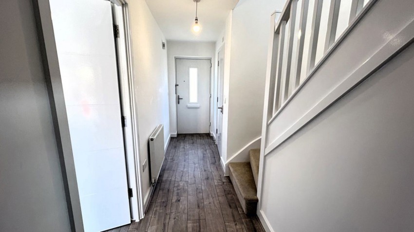 Images for 6 Covert Avenue, Shirland