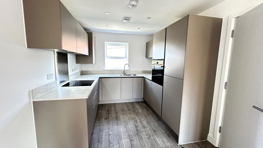 Images for 6 Covert Avenue, Shirland