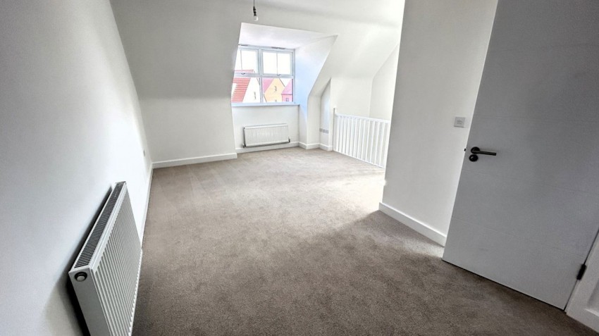 Images for 6 Covert Avenue, Shirland