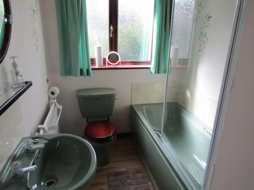 Images for 6 Sycamore Close, Stretton