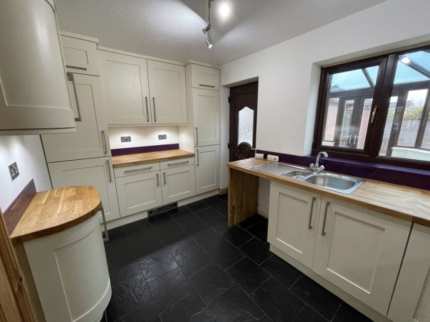 Images for 1 Sycamore Close, Stretton