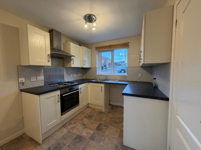 Images for 17 Farnsworth Grove Huthwaite